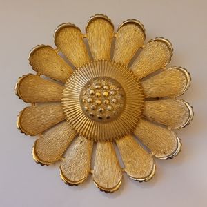 Vintage 1963 Sarah Coventry Sunflower Brooch